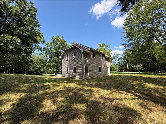 3rd image of 468 Decker Road