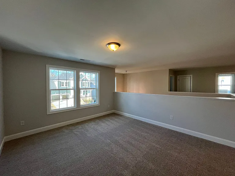 816 Challenger Ln — Photo 23