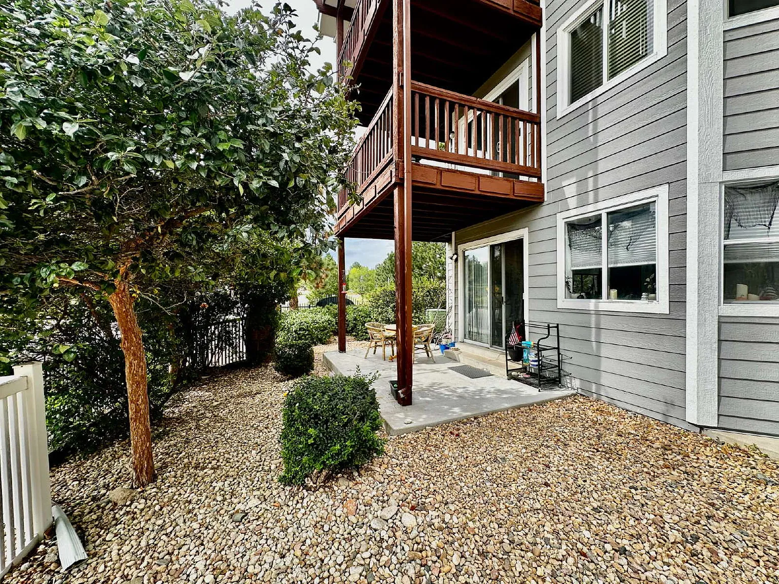 2 bed, 1.0 bath, 1008 sqft, $1,600 — Photo 3