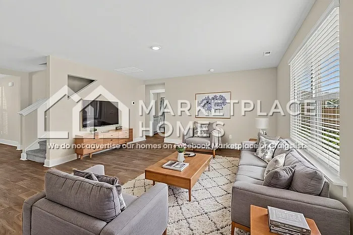 5 bed, 3.0 bath, 2511 sqft, $2,400 — Photo 4