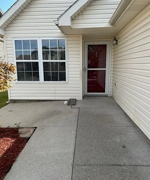 724 Pioneer Ln — Photo 3