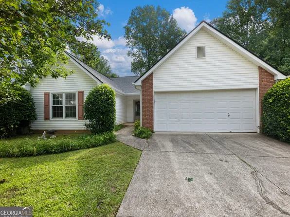 7019 Valley Forge Dr, Flowery Branch, GA 30542