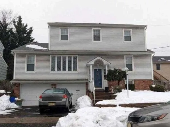 5 Andrew Ct, Bloomfield, NJ 07003