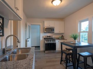 806 Emerald Ave NE, Grand Rapids, MI
