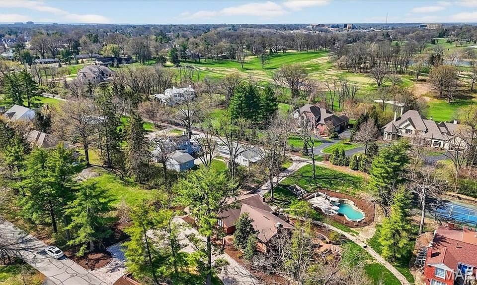 43rd image of 10 Vouga Ln