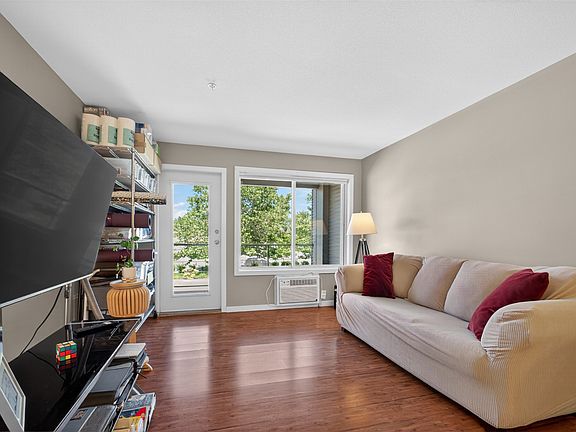 2nd image of 135 Ziprick Rd #204