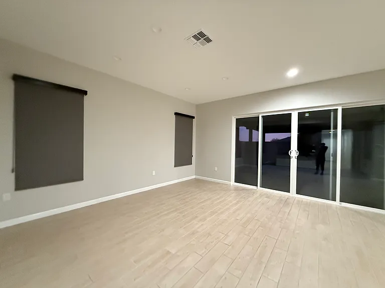 1837 E Saguaro Park Ln — Photo 4