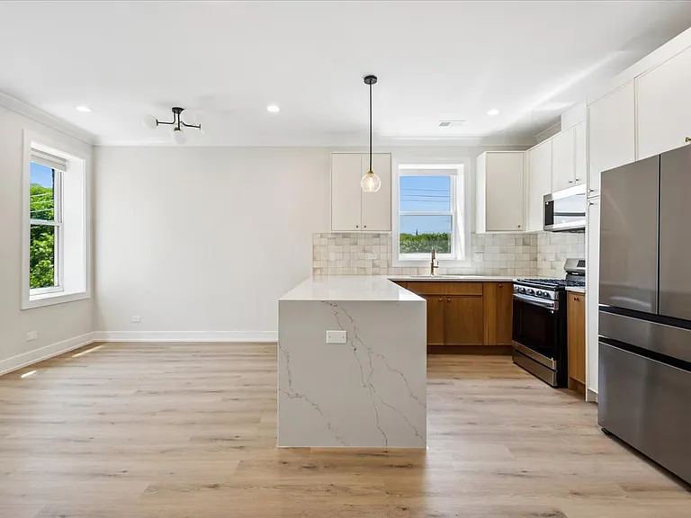 1406 W Hollywood Ave #2 — Photo 2