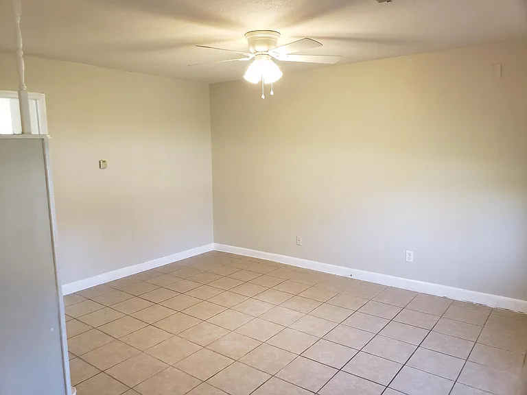 2507 NW Chipman Rd — Photo 2