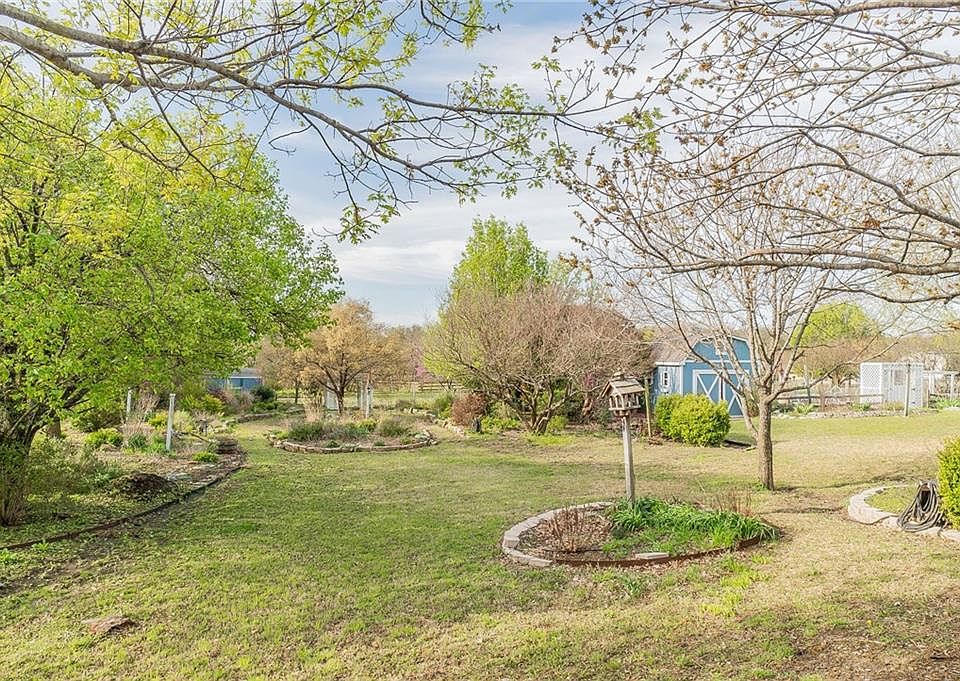 1st image of 24 Rollingwood Cir