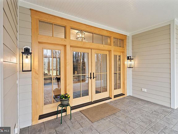 4th image of 17819 Yatton Rd