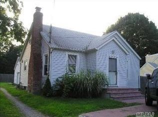 14 Wood Rd, Centereach, NY 11720