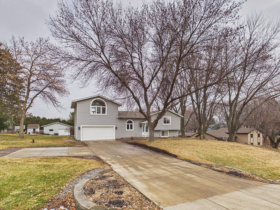 1st image of 573 Rolling Meadows Ln SE