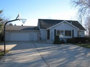 862 N Huron Rd, Linwood, MI 48634