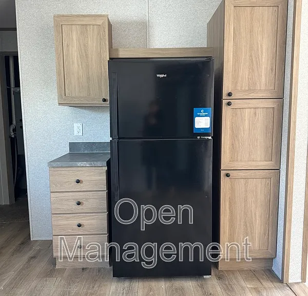 755 N Tratt St #27 — Photo 11