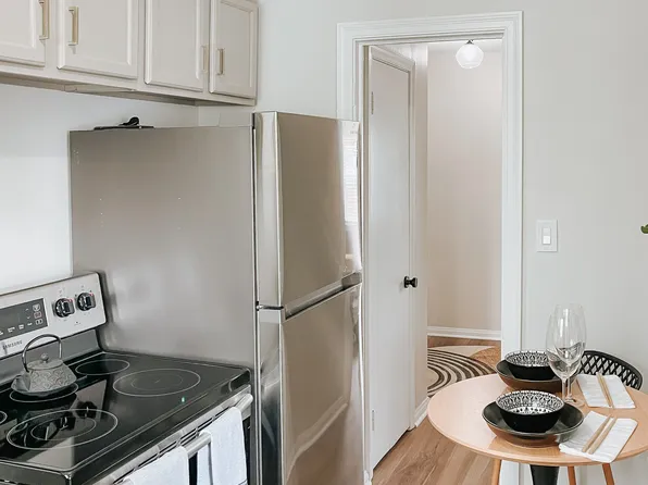 Aristocrat Apartments