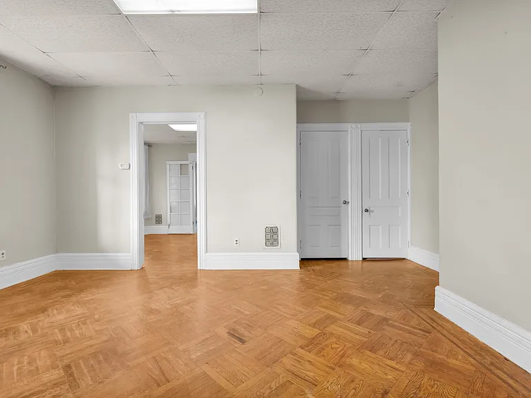137 N 7th St — Photo 11
