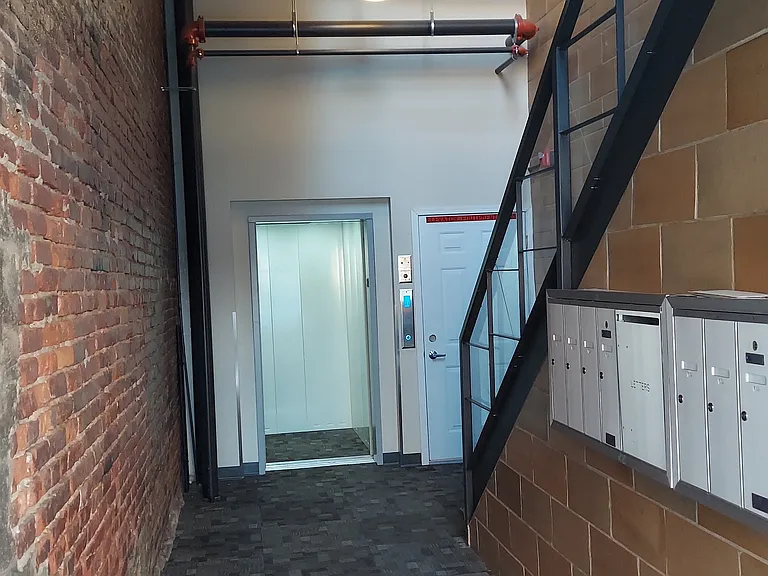 230 Central Ave N #7 — Photo 11