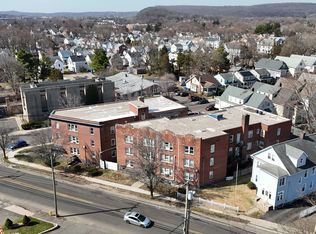 11 Gorham Ave #C302, Hamden, CT 06514