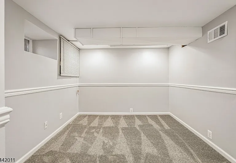 93 Centennial Ave — Photo 20
