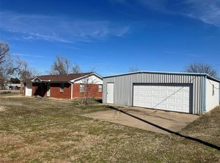 302 S 2nd St, Cashion, OK 73016