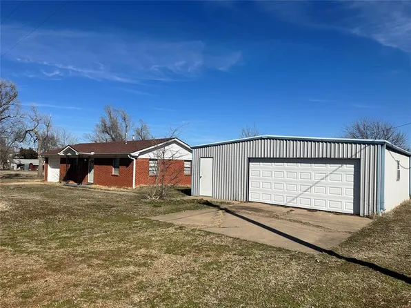 302 S 2nd St, Cashion, OK 73016