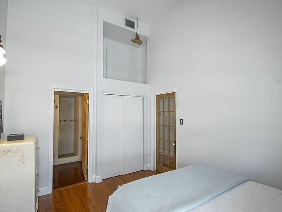 5th image of 700 Commerce St APT 316