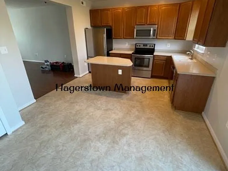 18319 Roy Croft Dr — Photo 4