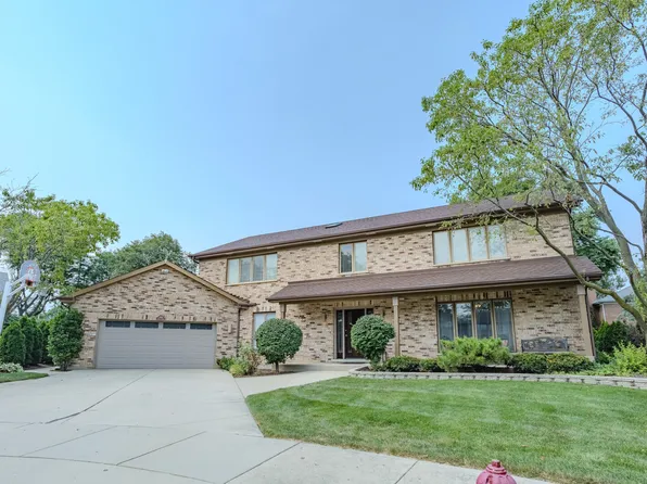 208 E Brett Ct, Arlington Heights, IL 60005