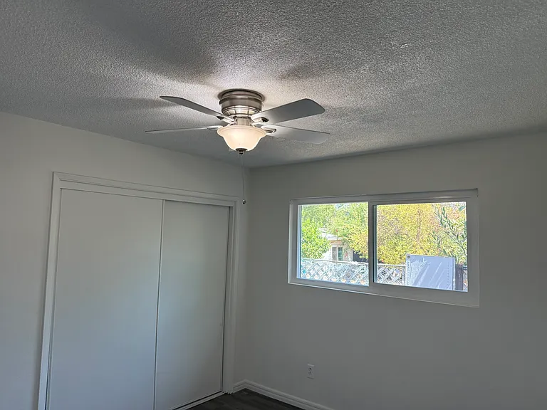 2545 Lime St — Photo 10