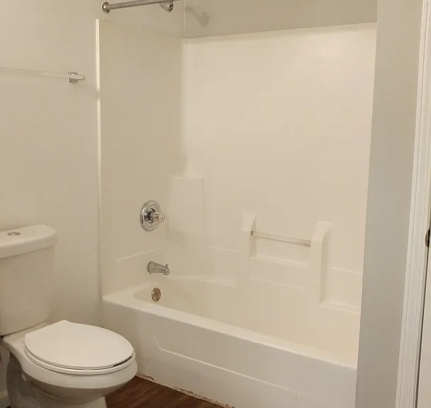 518 Jefferson St — Photo 9