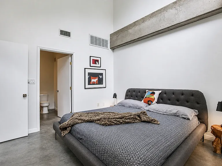 1001 Belleview St #103 — Photo 12