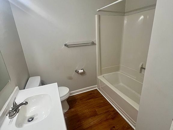 4th image of 946 Stone St APT E