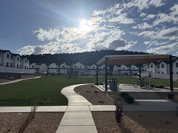 3rd image of 520 S May Dr
