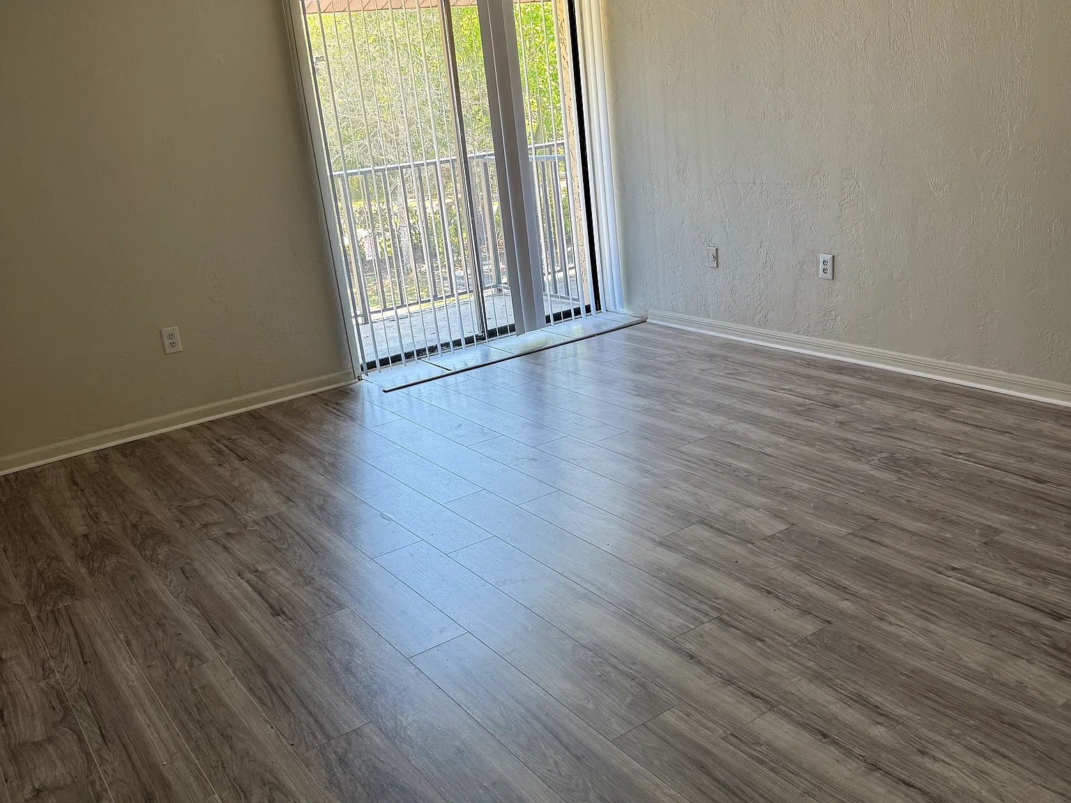 1 bed, 643 sqft, $1,200 — Photo 3