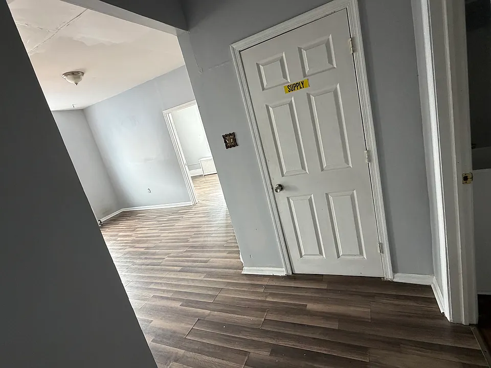 702 Centre St #3