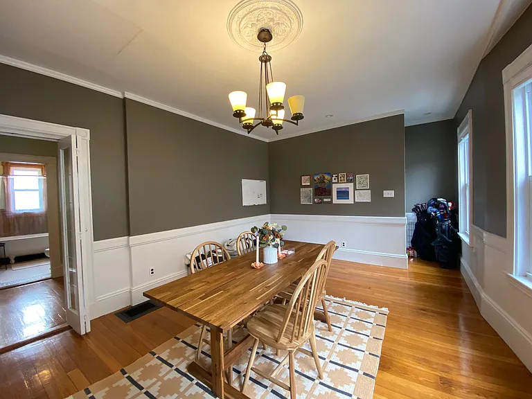 Dining Room (12' x 16')