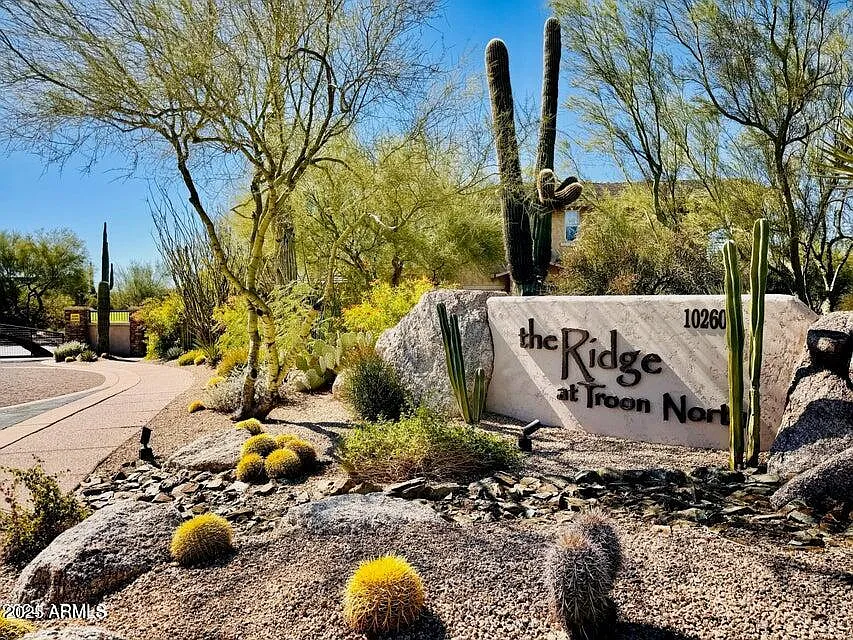 3 bed, 2.0 bath, 1936 sqft, $4,495 — Photo 2