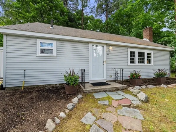 18-18A Hammond Rd, Natick, MA 01760