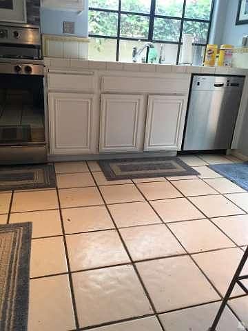 2nd image of 2598 Captains Ave