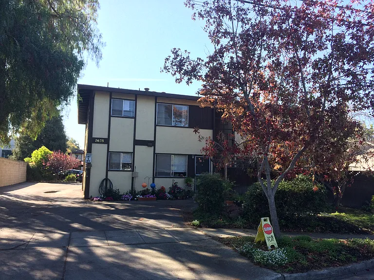 2635 Miller Ave — Photo 1