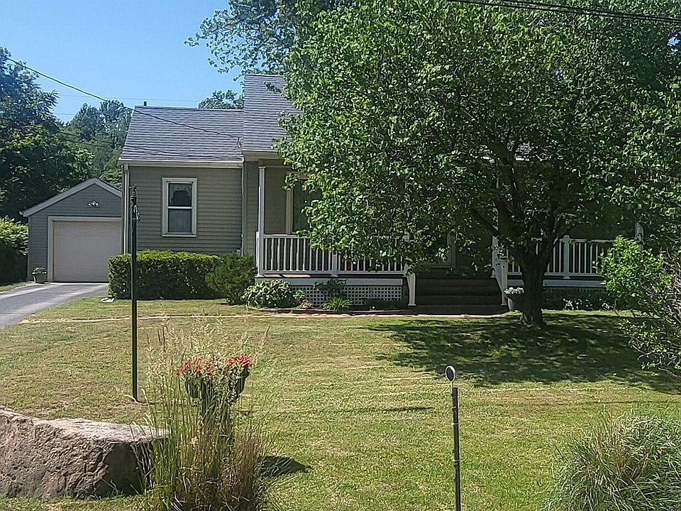 14840 Marquette Rd, Lakeside, MI 49128 | MLS #25023246 | Zillow