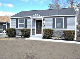 21 Saxton Rd, Latham, NY 12110