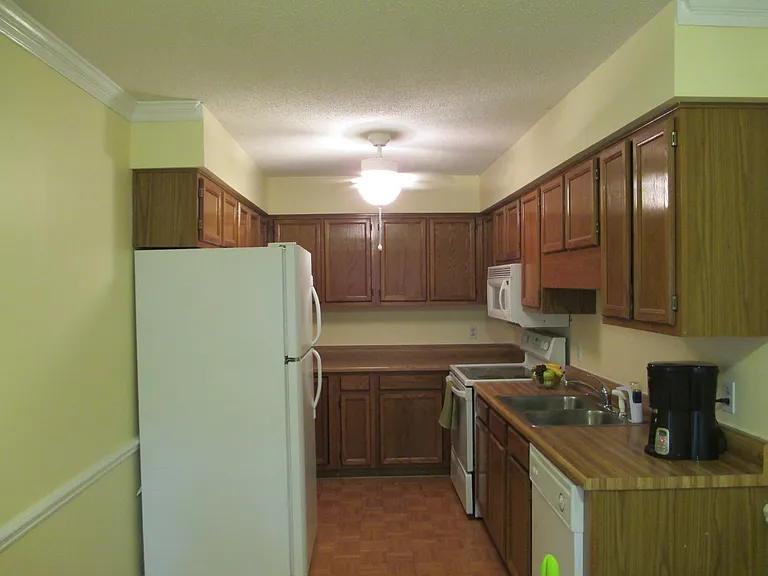 2027 Trexler Ct — Photo 4