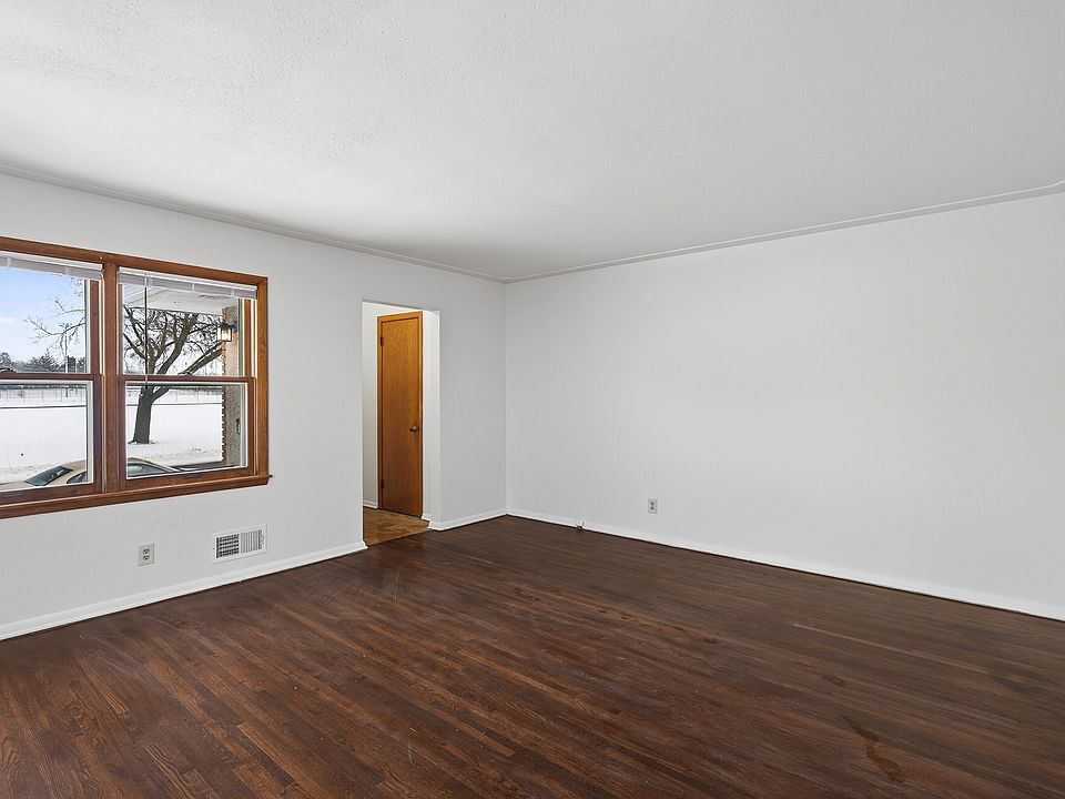 Another view without staging!