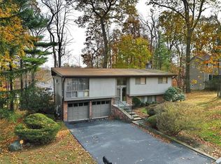 6 Corinthian Rd, New City, NY 10956