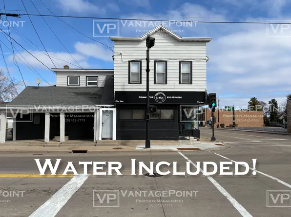 600 W 9th Ave #B, Oshkosh, WI 54902