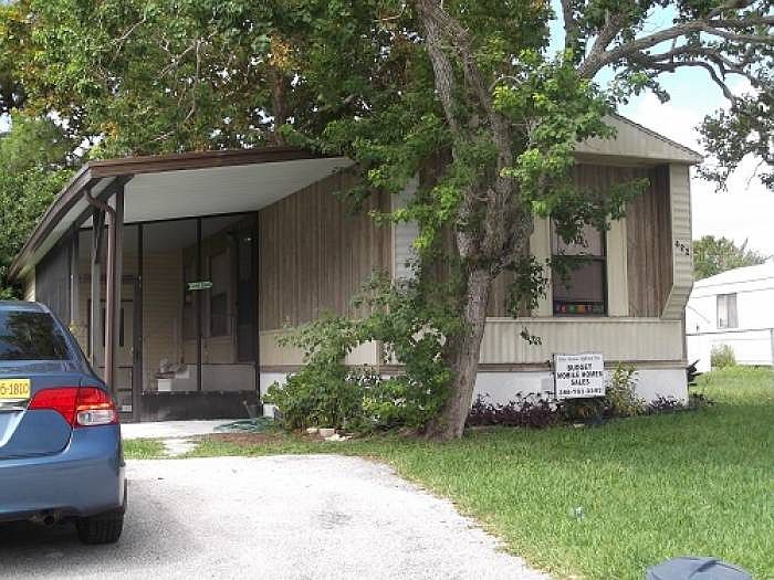 1st image of 422 Palm Castle Dr