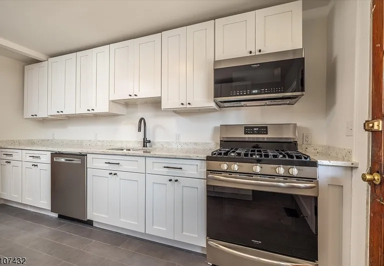 157 Forest St #1 — Photo 3