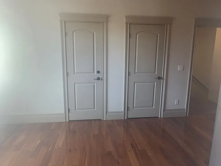 327 E Birch St — Photo 11